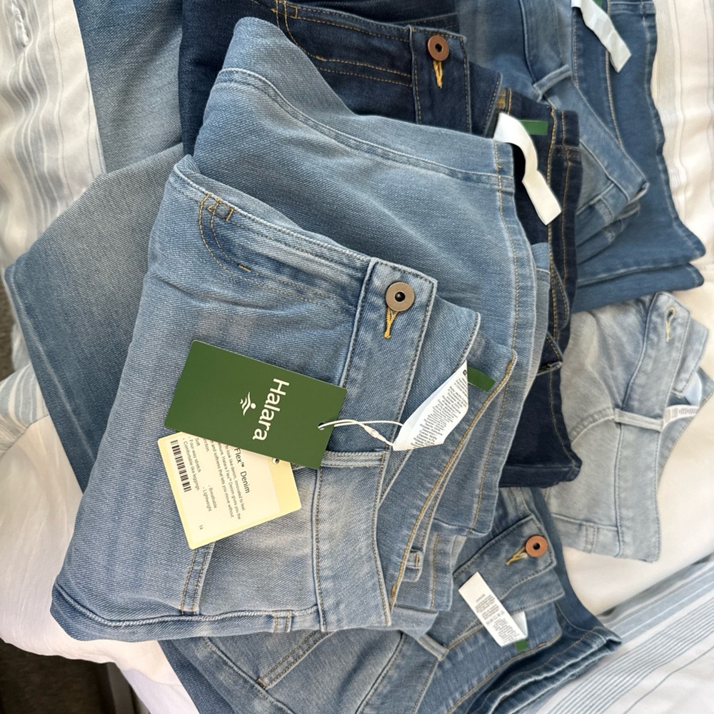 HALARA Light Blue Skinny Jeans Stack - Washed Denim